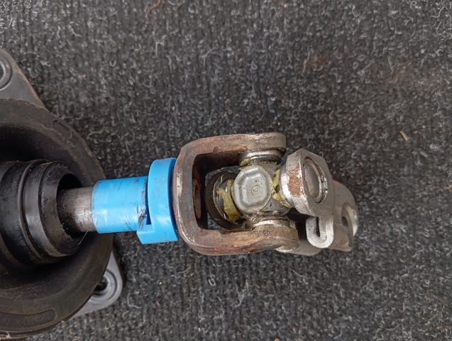 4522042010 TOYOTA Вал рулевой колонки нижний купить в Львов