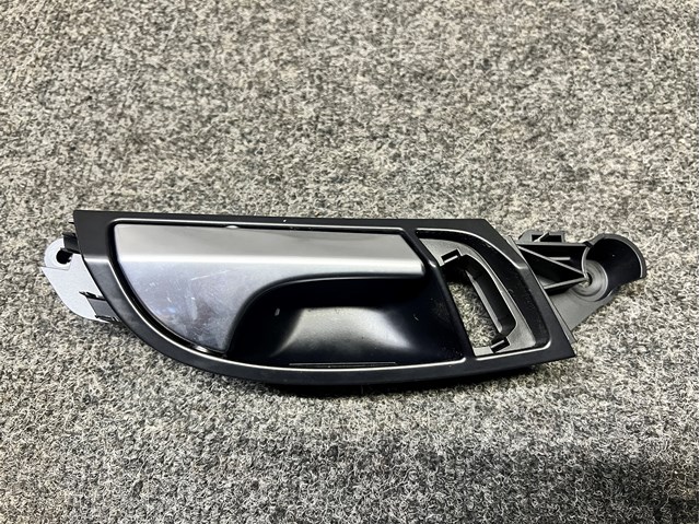 Ручка передней двери внутренняя, правая 4L0837020 VAG