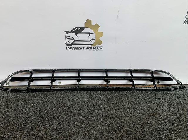 51117399898 BMW Решетка бампера переднего центральная купить в Ирпень