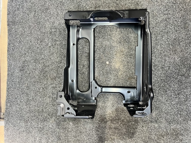 BMW 51117399916 Кронштейн арки колеса (лонжерона) правый в наличии Черновцы