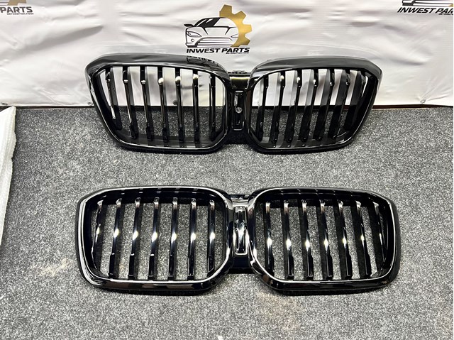 Решетка радиатора 51135A1AC55 BMW