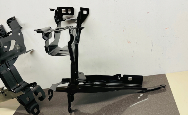 BMW 51647422293 Кронштейн (адаптер) крепления фары передней левой в наличии Полтава