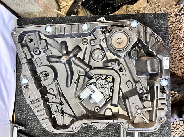 Динамик передней двери 65136809626 BMW