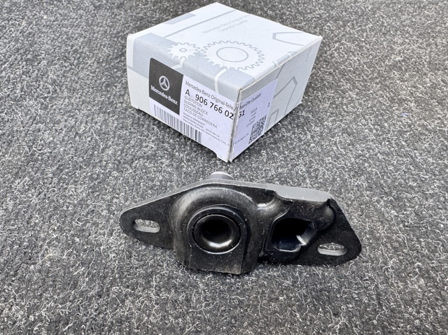 MERCEDES A9067660262 Ограничитель сдвижной двери, на двери в наличии Украина