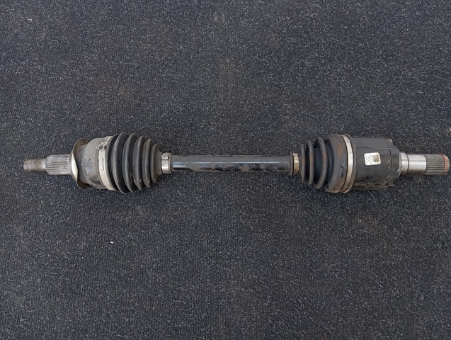 FTH72560X Mazda Полуось (привод) передняя левая