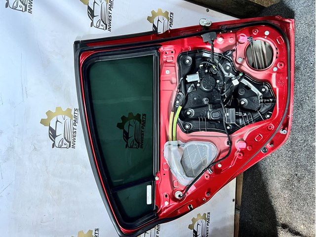 Уплотнитель двери задней, левой (на двери) GHK173760B MAZDA