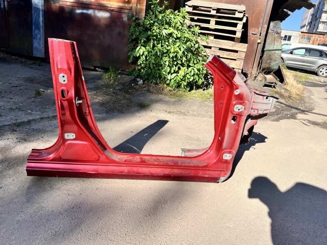Стойка кузова передняя, правая GHY370221 MAZDA