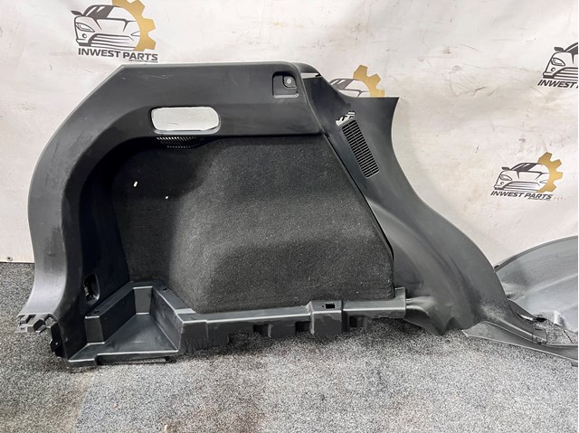 Облицовка багажного отсека, левая KB7W68870A02 MAZDA