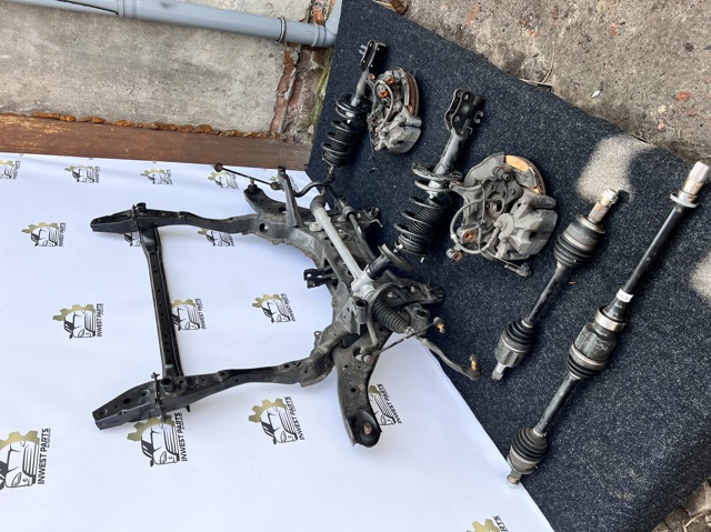 Кронштейн передней балки KDY03488X MAZDA