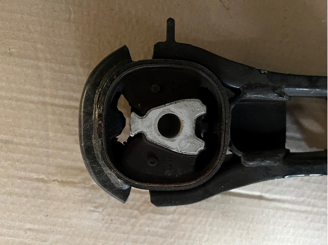 MAZDA KN3R39040 Подушка (опора) двигателя задняя в наличии Павлоград