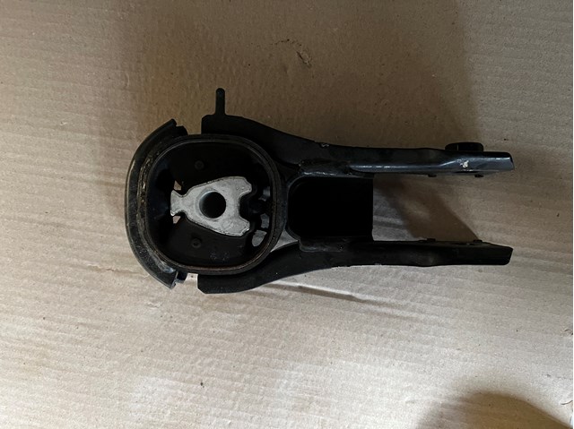 Задняя подушка двигателя KN4C39040 MAZDA