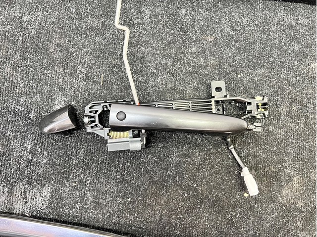 Ручка передней двери наружная, правая TK495841XC2M MAZDA