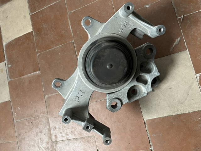 Гидроопора двигателя передняя 112206RC1A NISSAN