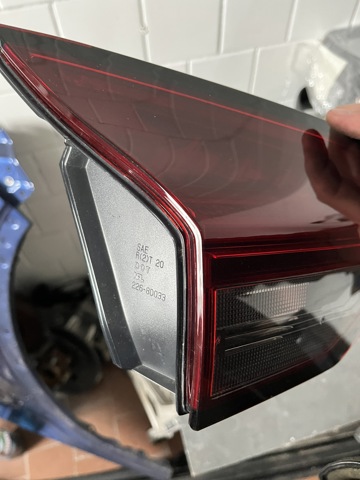 Задний правый внешний фонарь 265506RR0B NISSAN
