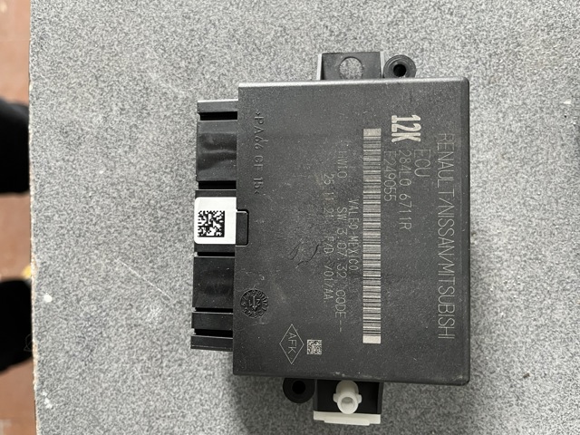 Модуль управления (ЭБУ) парктроником 284L06711R NISSAN