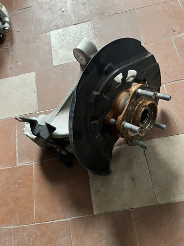 Ступица переднего колеса 402026RR0A NISSAN