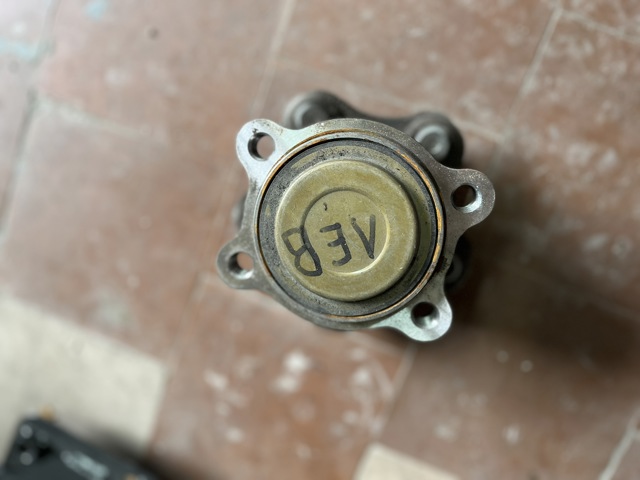 Ступица задняя 432026RR0C NISSAN