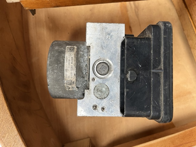 Гидроблок АБС 476607609R RENAULT
