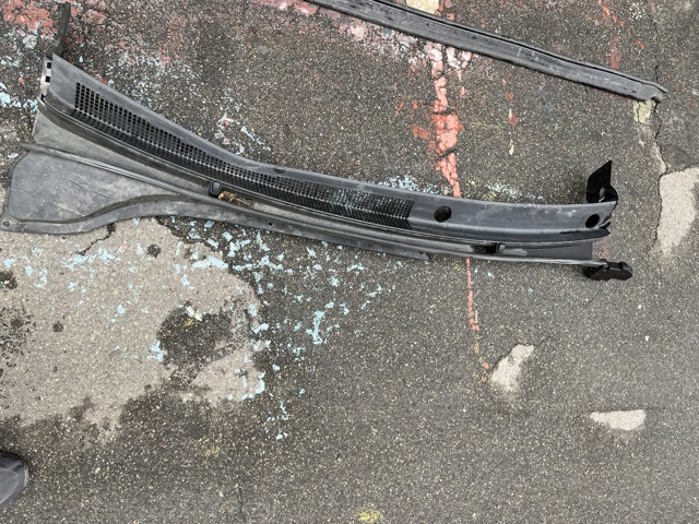 Водосток лобового стекла, жабо 86150G2000 HYUNDAI