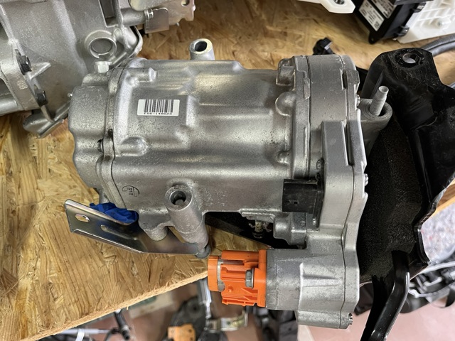 Компрессор кондиционера 926005MP0A NISSAN
