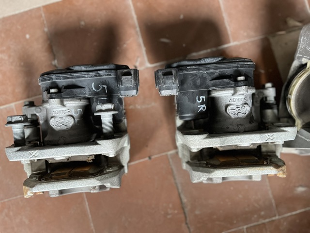 Задний левый суппорт D40106RA0C NISSAN