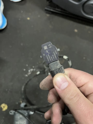 Задние парктроники DFN567UC1 MAZDA