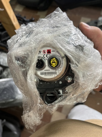 K85105MR0B NISSAN Подушка безопасности водителя купить в Ужгород