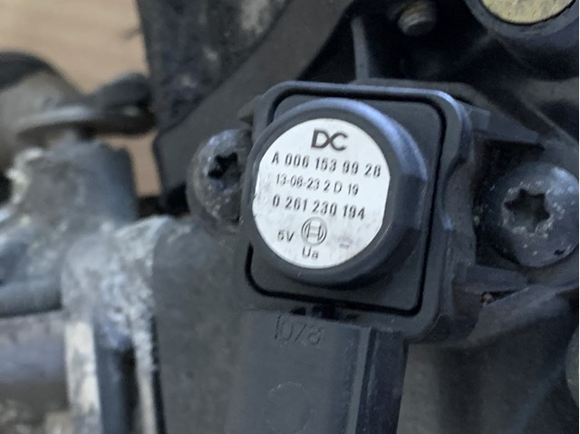 Датчик нагнетания воздуха в турбину A0061539928 MERCEDES