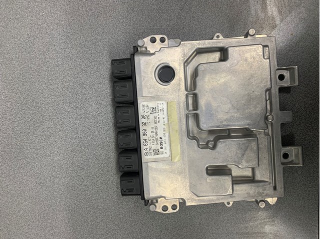 Модуль управления двигателем A6549003200 MERCEDES
