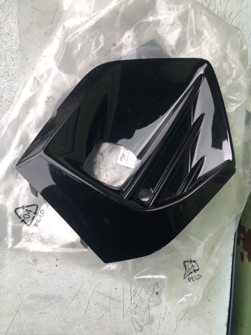 Решетка бампера нижняя 16683923XY PEUGEOT