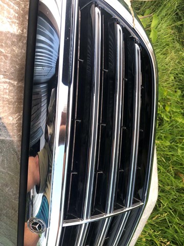 MERCEDES 21388087029040 Решетка радиатора в наличии Ирпень