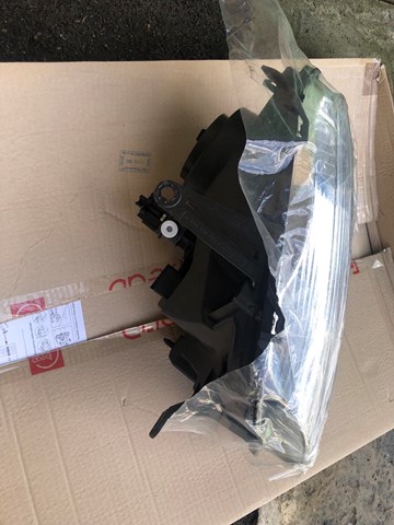 260605370R RENAULT Левая фара купить в Хмельницкий