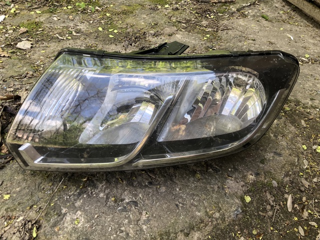 260607796R RENAULT Левая фара купить в Харьков
