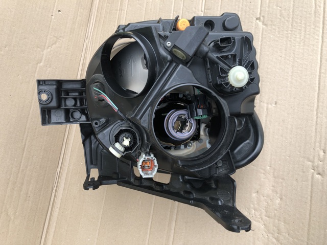 NISSAN 26060BV90A Левая фара в наличии Запорожье