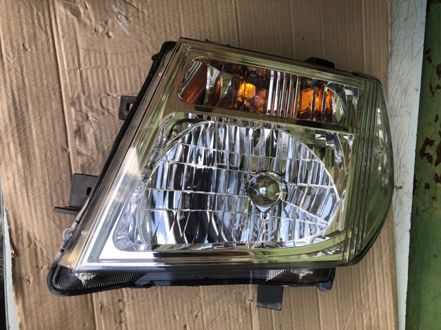 Фара левая передняя 26060EB40A NISSAN