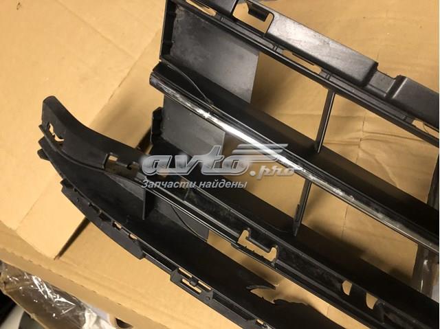 3G08536719B9 VAG Решетка бампера переднего центральная купить в Днепр
