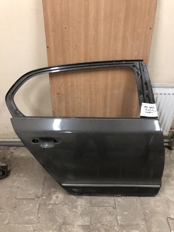 Дверь пассажирская задняя правая 3T5833056 VAG