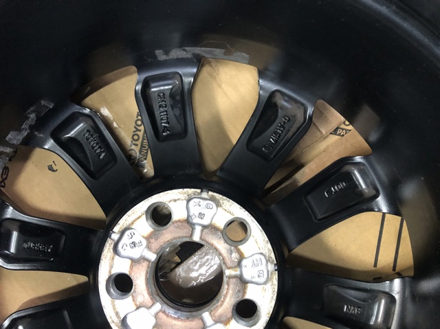 TOYOTA 426110DK70 в наличии Чернигов