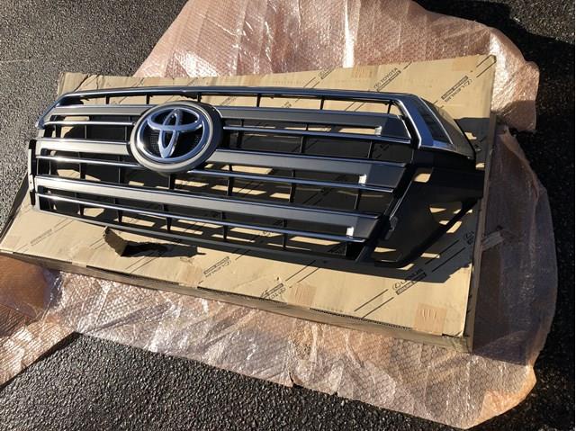 TOYOTA 5310160D20 Решетка радиатора в наличии Днепр