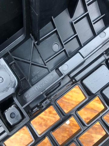 623106263R RENAULT Решетка радиатора купить в Николаев