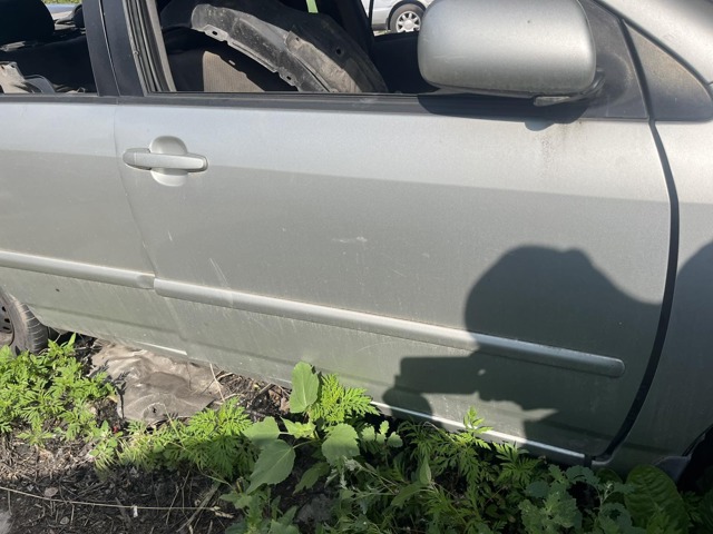 Пассажирская передняя дверь 6700102171 TOYOTA