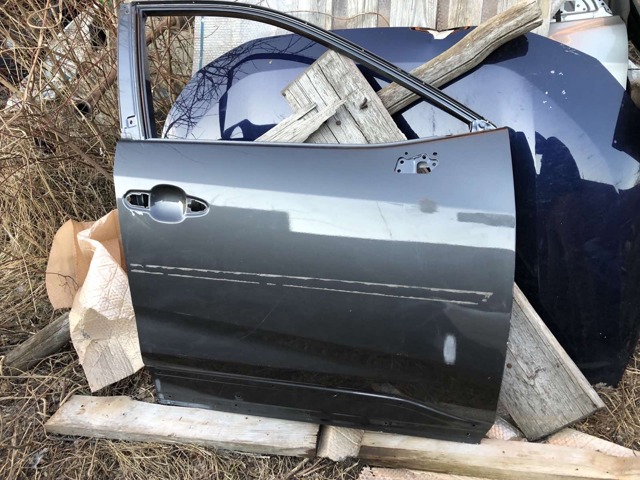 Пассажирская передняя дверь 670010R090 TOYOTA