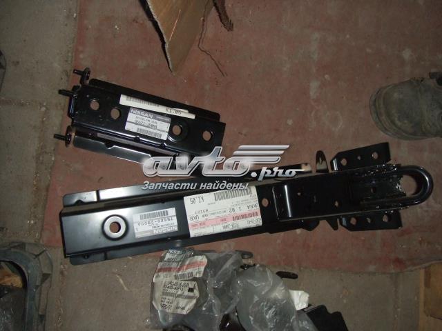 NISSAN 75520JG00A в наличии Кривой Рог