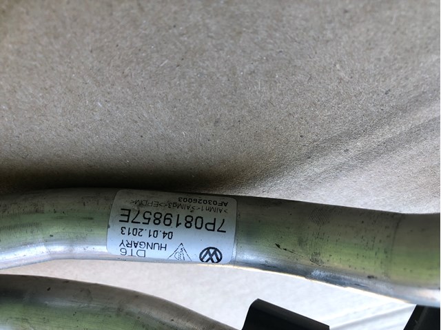 Патрубок отопителя 7P0819857E VAG