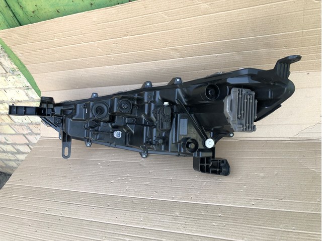 8111016840 TOYOTA Правая фара купить в Ровно
