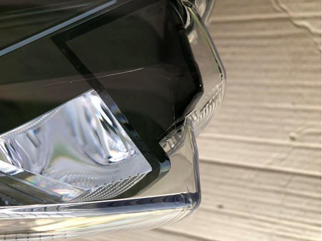 8111016840 TOYOTA Правая фара купить в Житомир