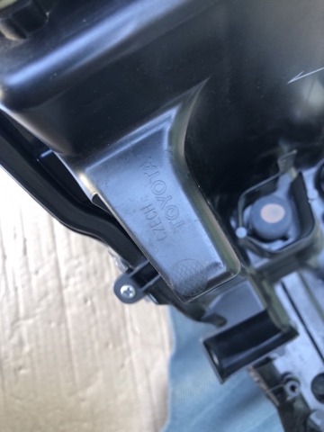 811300DP30 TOYOTA Фара правая купить в Николаев