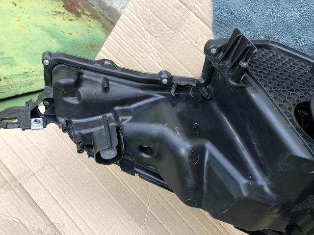 81170F4070 TOYOTA Левая фара купить в Павлоград