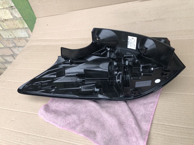 815500DE20 TOYOTA Фонарь задний правый внешний купить в Винница