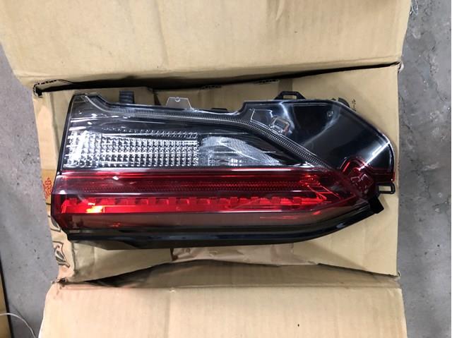 Фонарь задний правый, внутренний 8158142080 TOYOTA